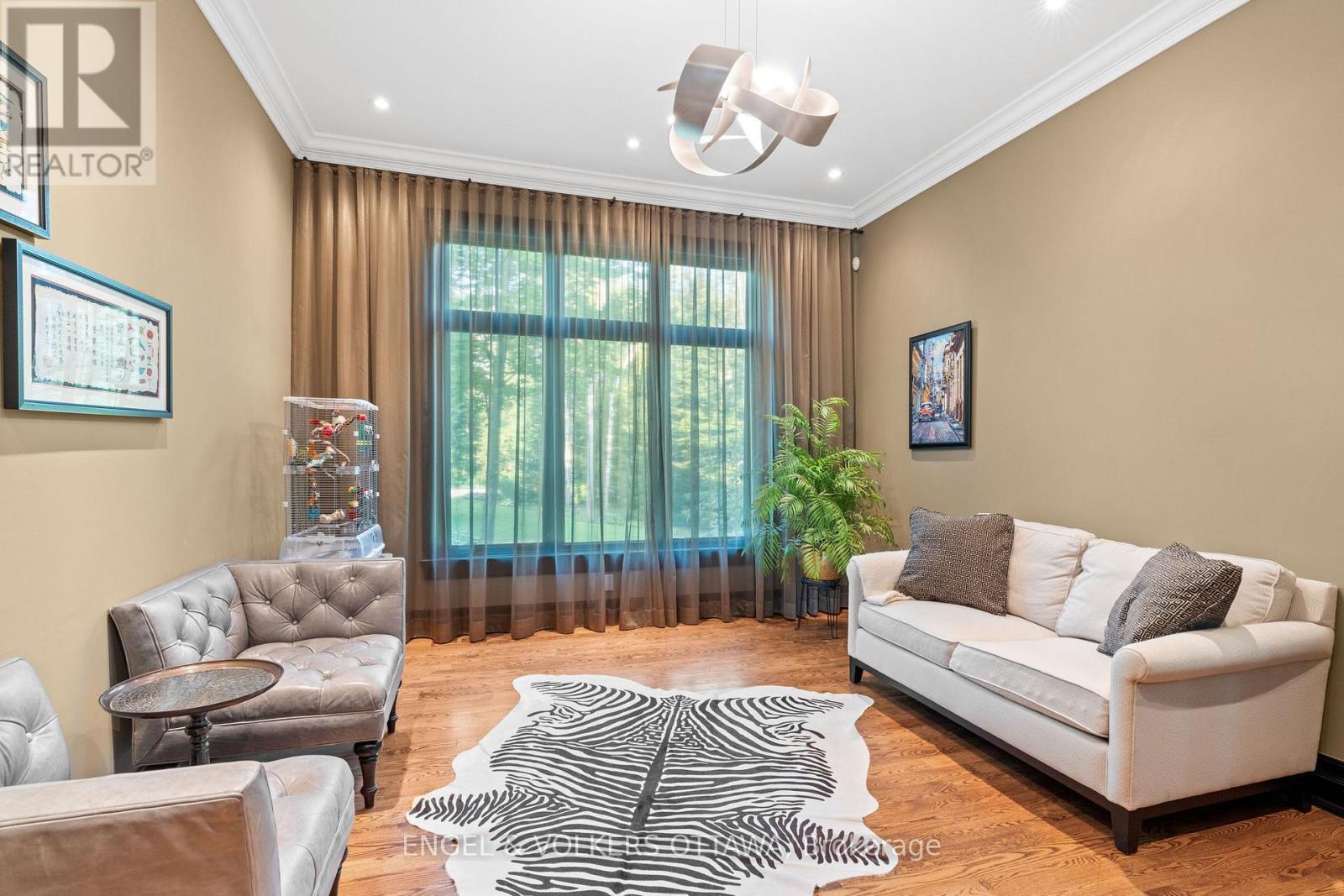 1408 Blackhorse Court, Ottawa, ON - Indoor Photo Showing Living Room