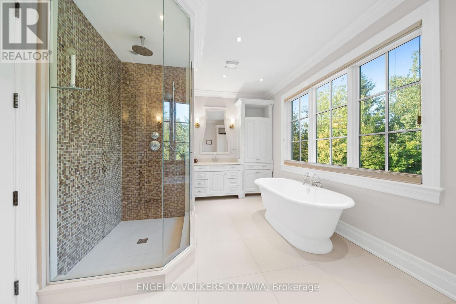1408 Blackhorse Court, Ottawa, ON - Indoor Photo Showing Bathroom