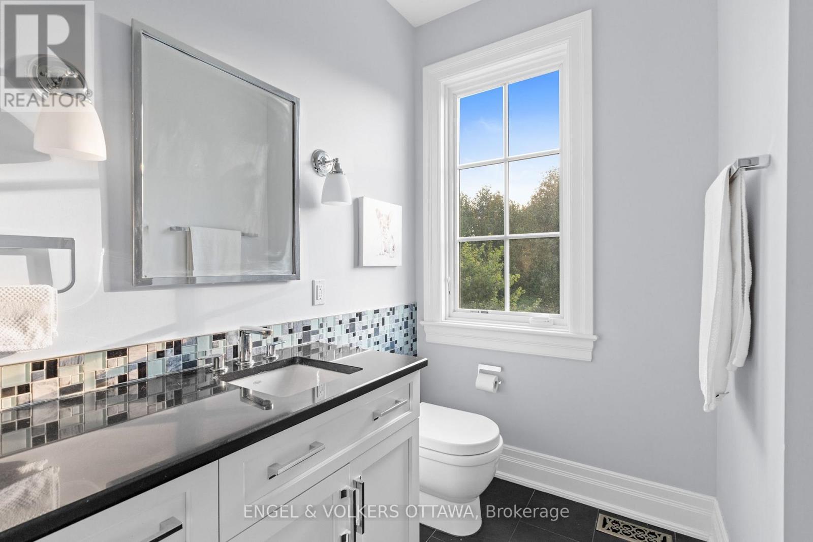 1408 Blackhorse Court, Ottawa, ON - Indoor Photo Showing Bathroom