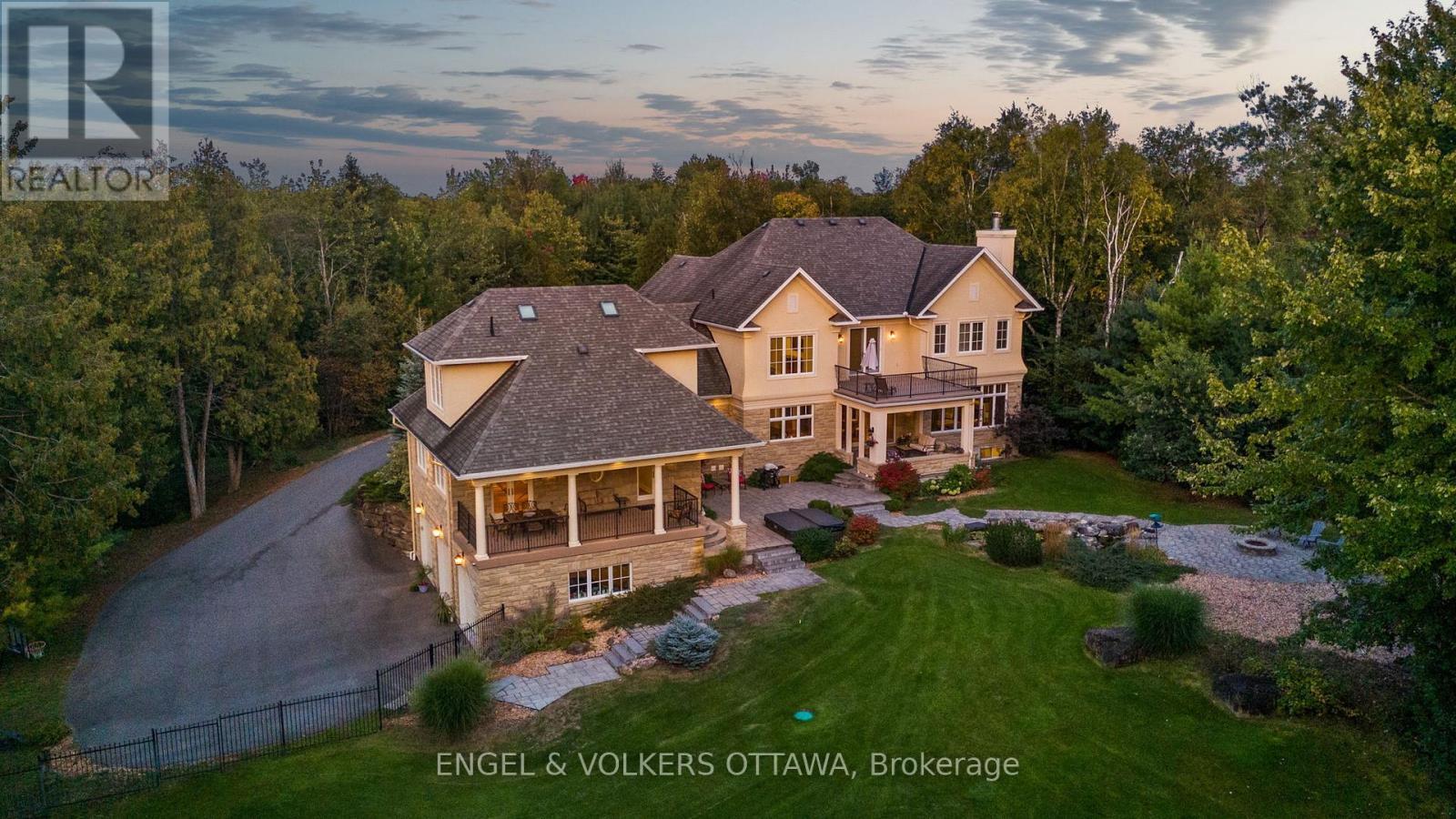 1408 Blackhorse Court, Ottawa, ON - Outdoor With Deck Patio Veranda