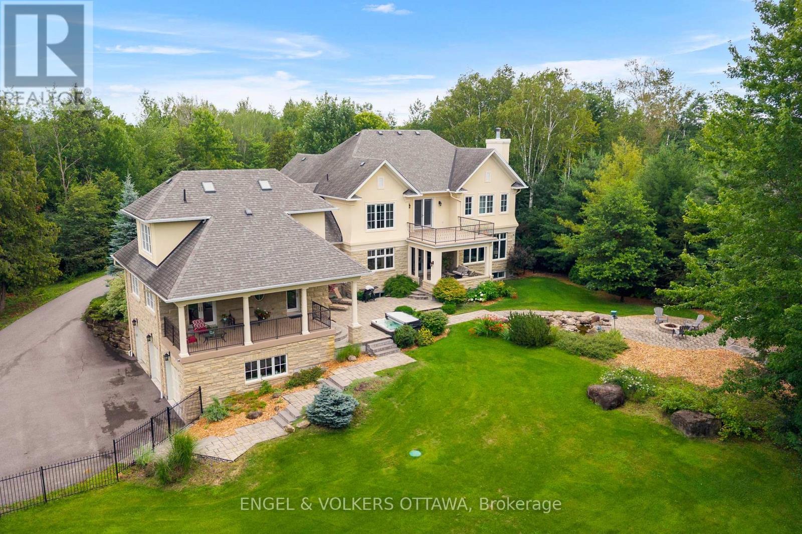 1408 Blackhorse Court, Ottawa, ON - Outdoor