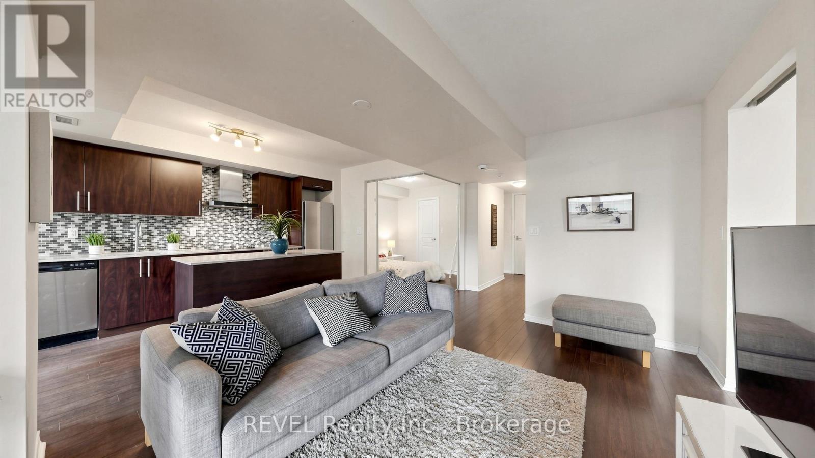 306 - 352 Front Street W, Toronto (Waterfront Communities), ON - Indoor Photo Showing Living Room