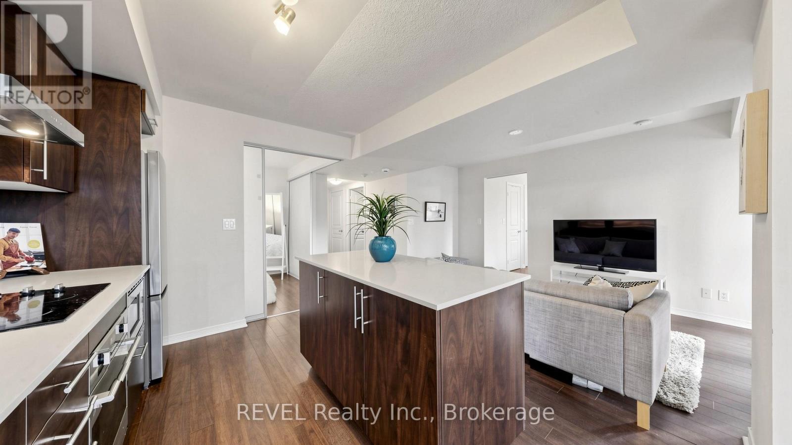 306 - 352 Front Street W, Toronto (Waterfront Communities), ON - Indoor Photo Showing Kitchen