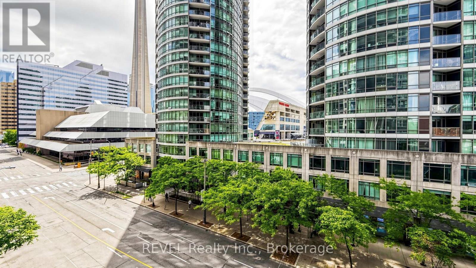 306 - 352 Front Street W, Toronto (Waterfront Communities), ON - Outdoor With Facade