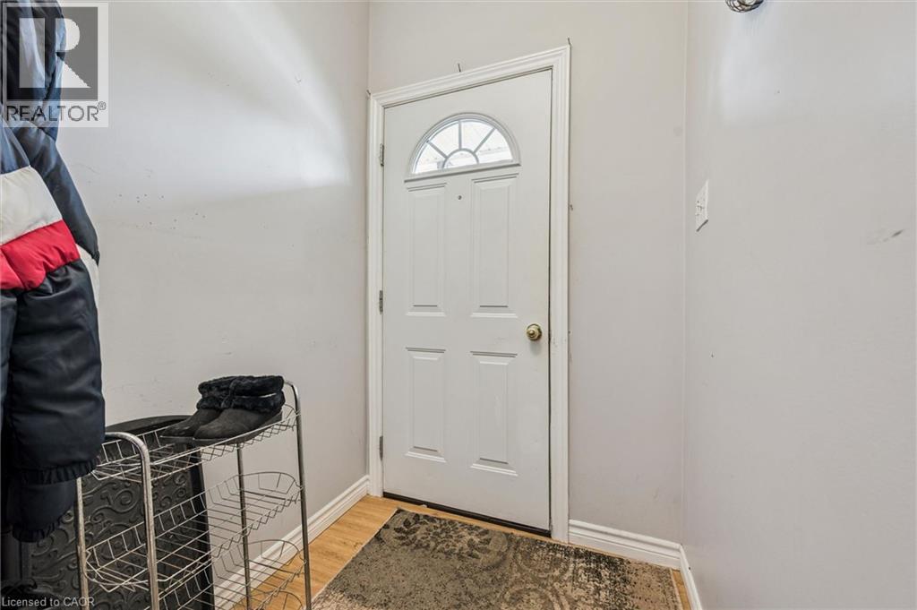 27 Roseview Avenue, Cambridge, ON - Indoor Photo Showing Other Room