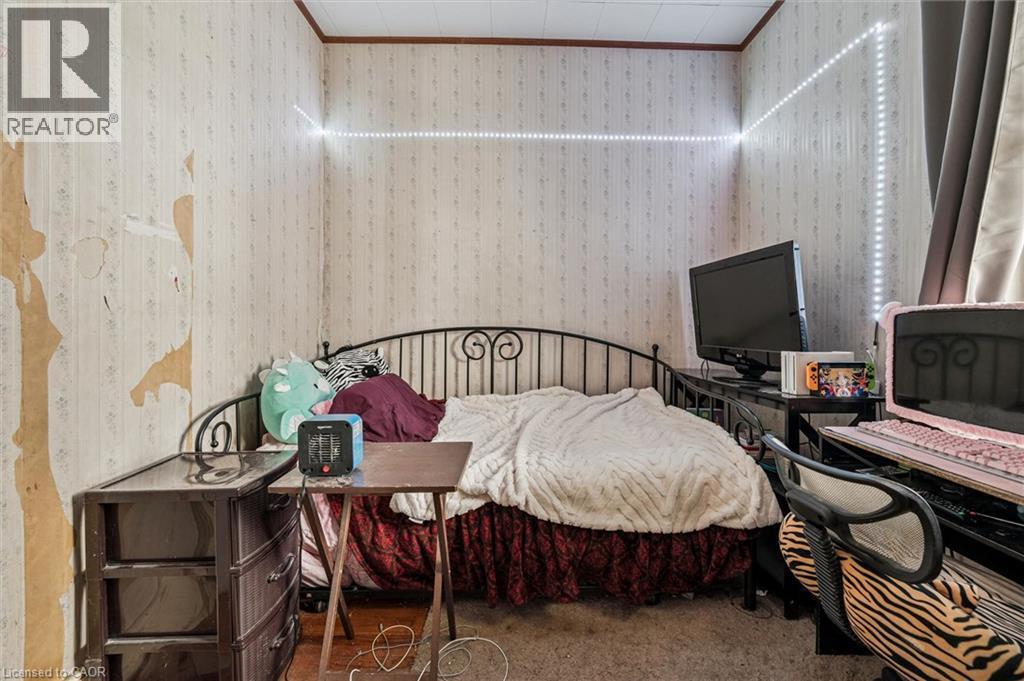 Additional content - 27 Roseview Avenue, Cambridge, ON - Indoor Photo Showing Bedroom
