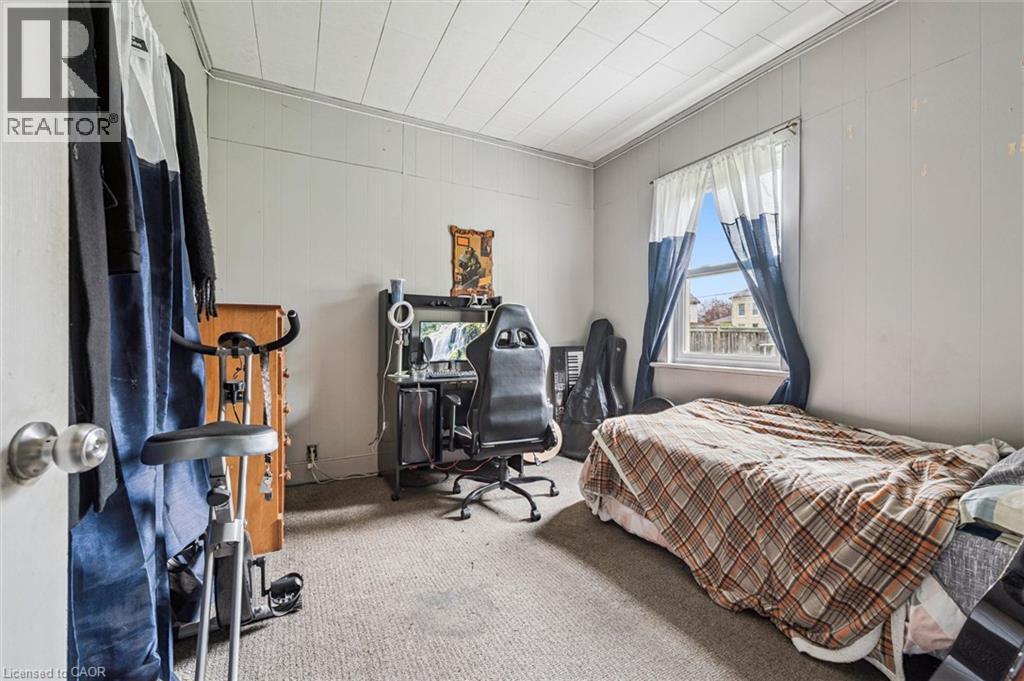 Additional content - 27 Roseview Avenue, Cambridge, ON - Indoor Photo Showing Bedroom