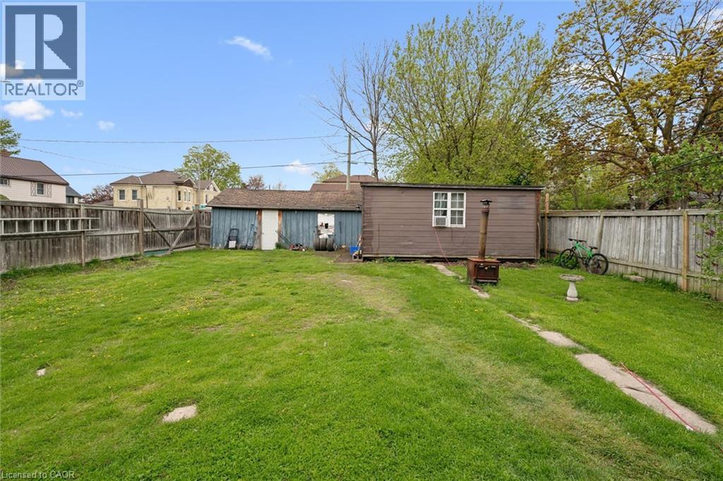 27 Roseview Avenue, Cambridge, ON - Outdoor With Backyard