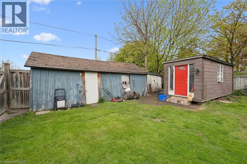 27 Roseview Avenue, Cambridge, ON - Outdoor