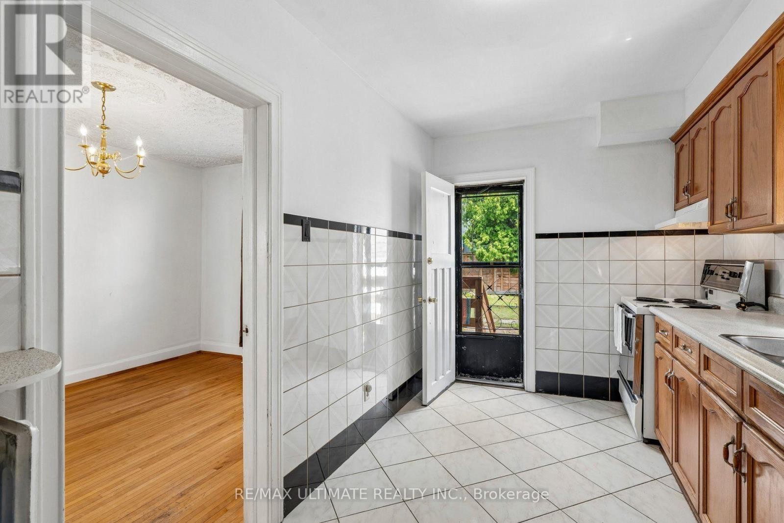 463 Oakwood Avenue, Toronto, ON