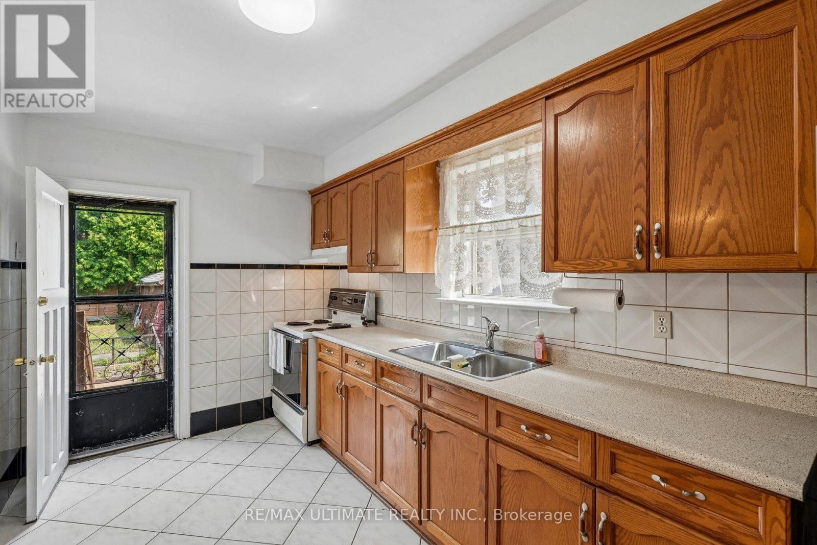 463 Oakwood Avenue, Toronto, ON