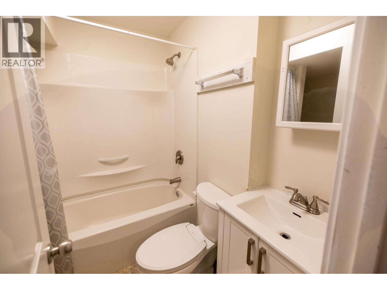 331 Killoren Crescent, Prince George, BC - Indoor Photo Showing Bathroom