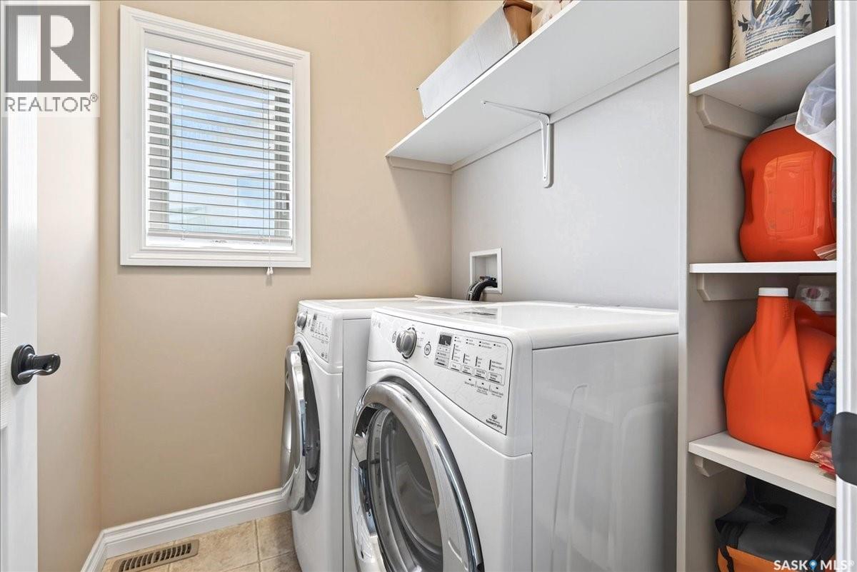 4029 Alton Crescent, Regina, SK - Indoor Photo Showing Laundry Room