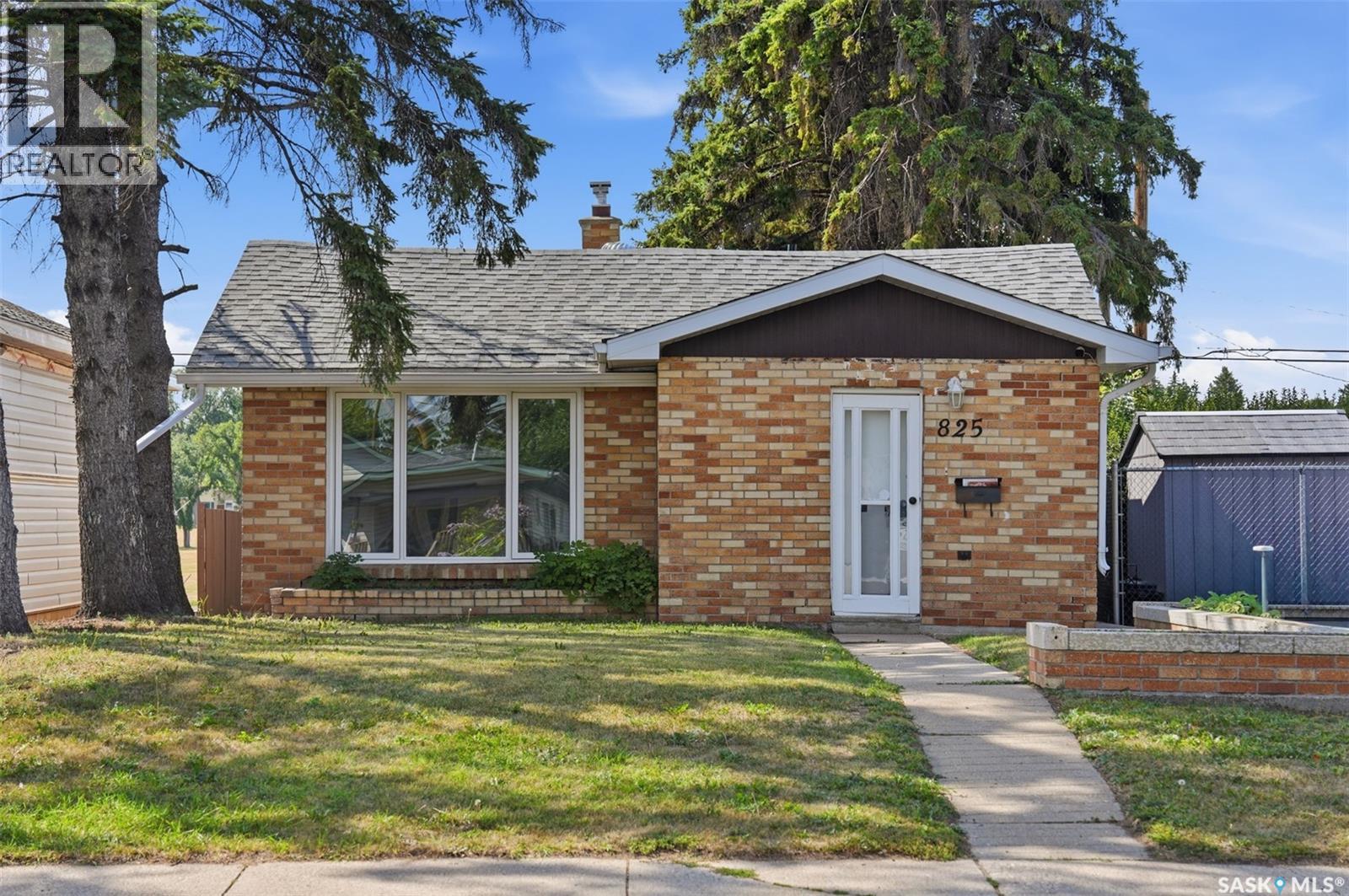 825 L Avenue N, Saskatoon, SK - Outdoor