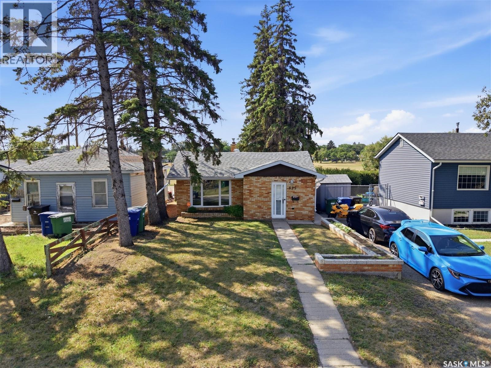 825 L Avenue N, Saskatoon, SK - Outdoor