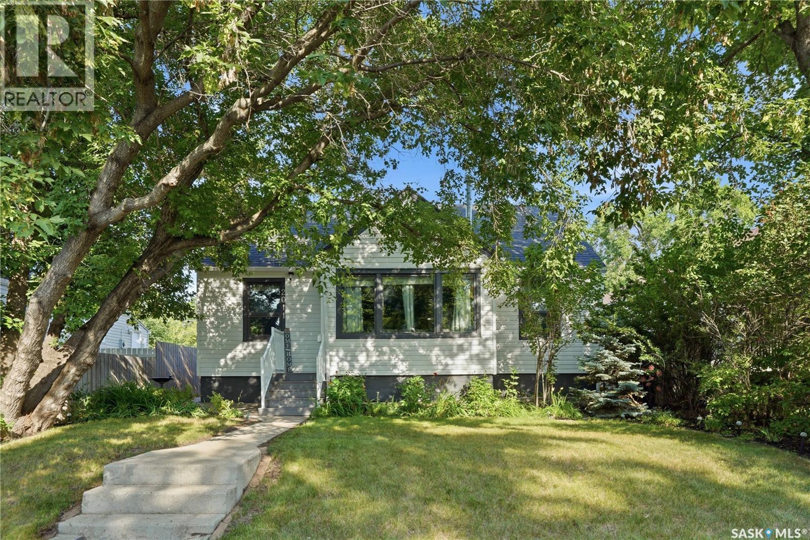 2011 Lorne Avenue, Saskatoon, SK