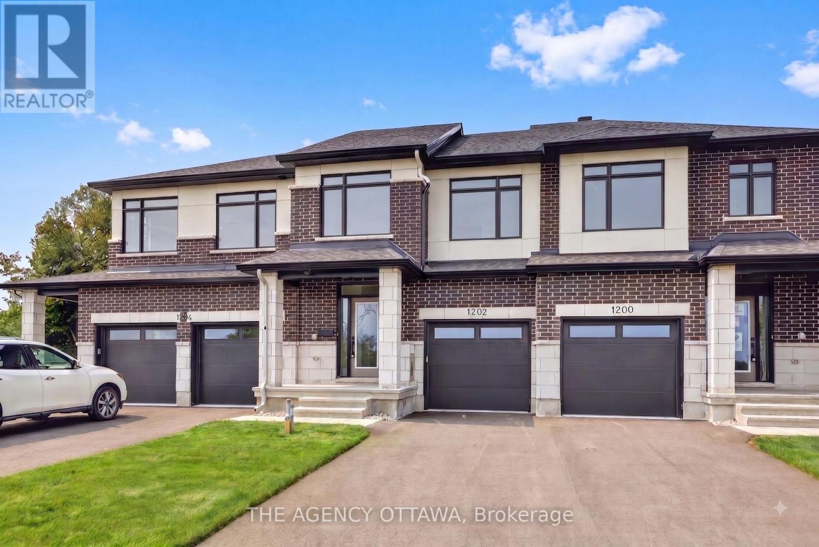 1202 Spoor Street, Ottawa, ON - Outdoor With Facade