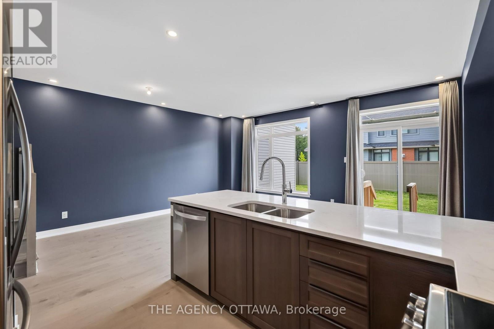 1202 Spoor Street, Ottawa, ON - Indoor Photo Showing Kitchen With Double Sink