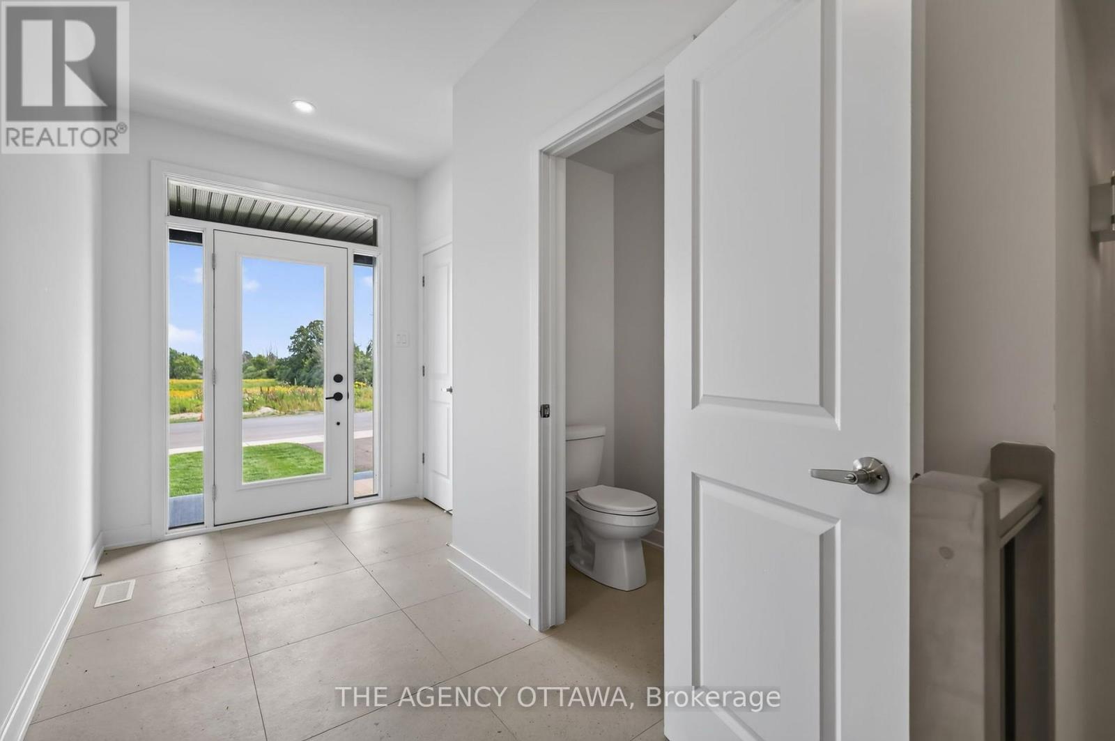 1202 Spoor Street, Ottawa, ON - Indoor Photo Showing Other Room