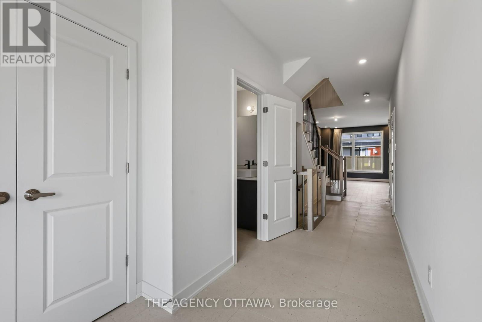 1202 Spoor Street, Ottawa, ON - Indoor Photo Showing Other Room