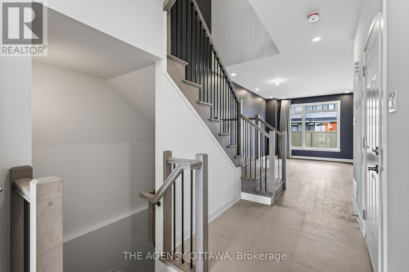1202 Spoor Street, Ottawa, ON - Indoor Photo Showing Other Room