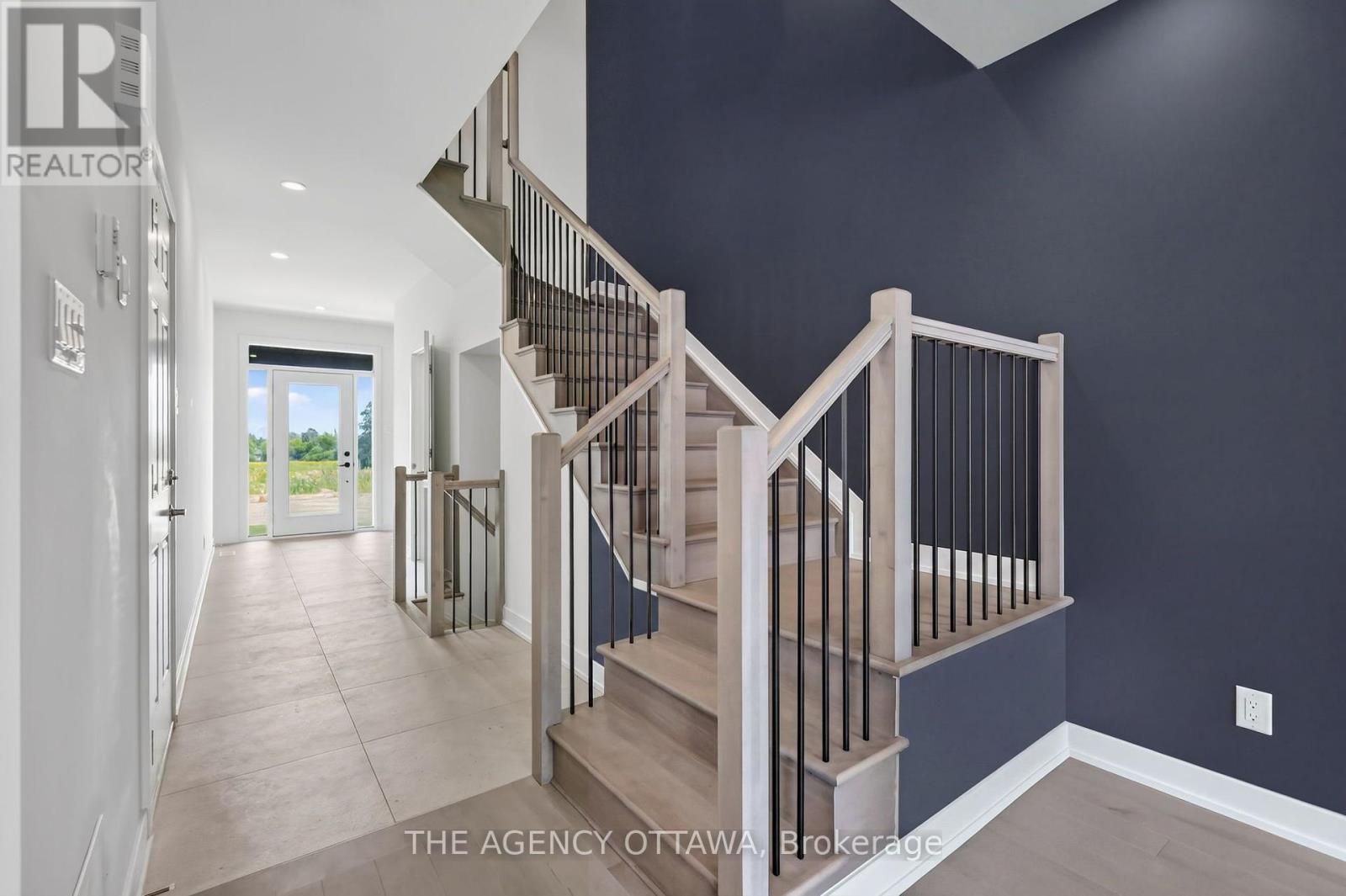 1202 Spoor Street, Ottawa, ON - Indoor Photo Showing Other Room