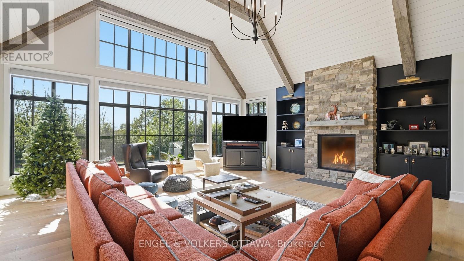1547 John Quinn Road, Ottawa, ON - Indoor Photo Showing Living Room With Fireplace