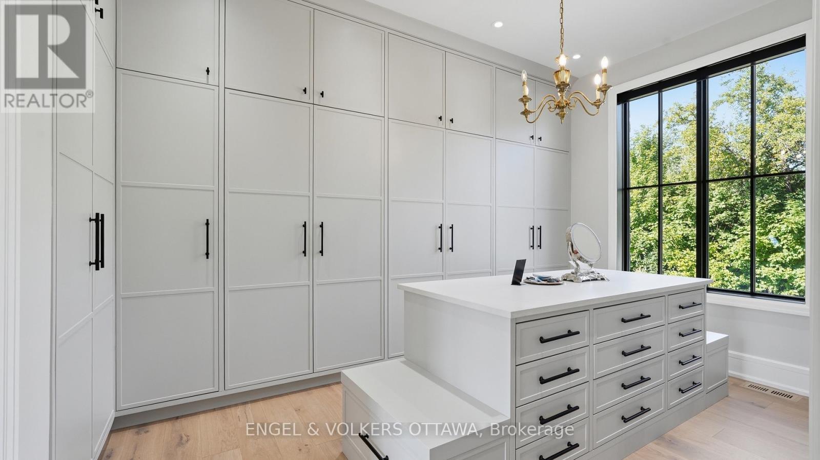 1547 John Quinn Road, Ottawa, ON - Indoor Photo Showing Other Room