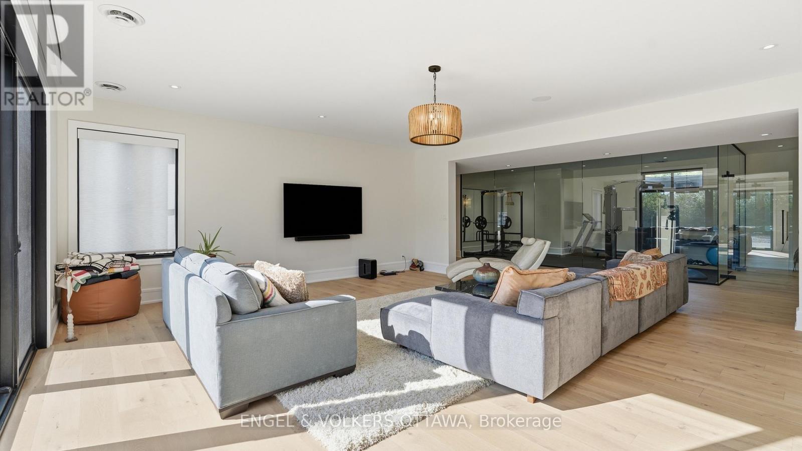 1547 John Quinn Road, Ottawa, ON - Indoor Photo Showing Living Room