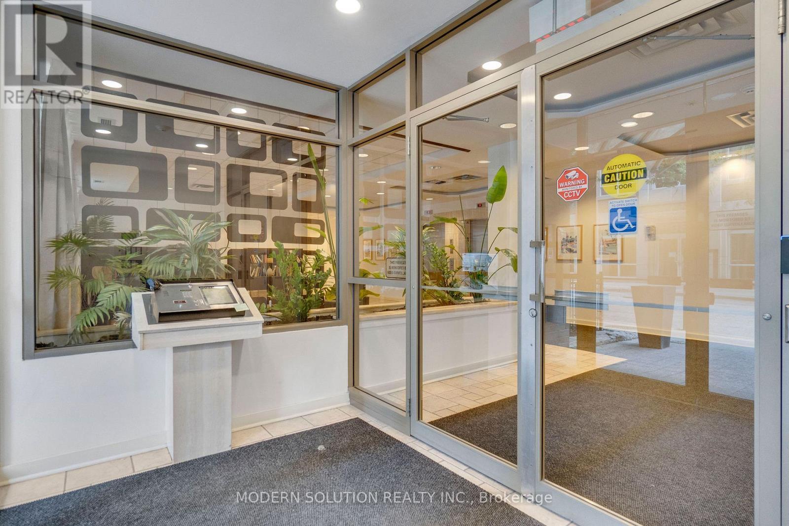 201 - 99 Hayden Street, Toronto, ON - Indoor Photo Showing Other Room