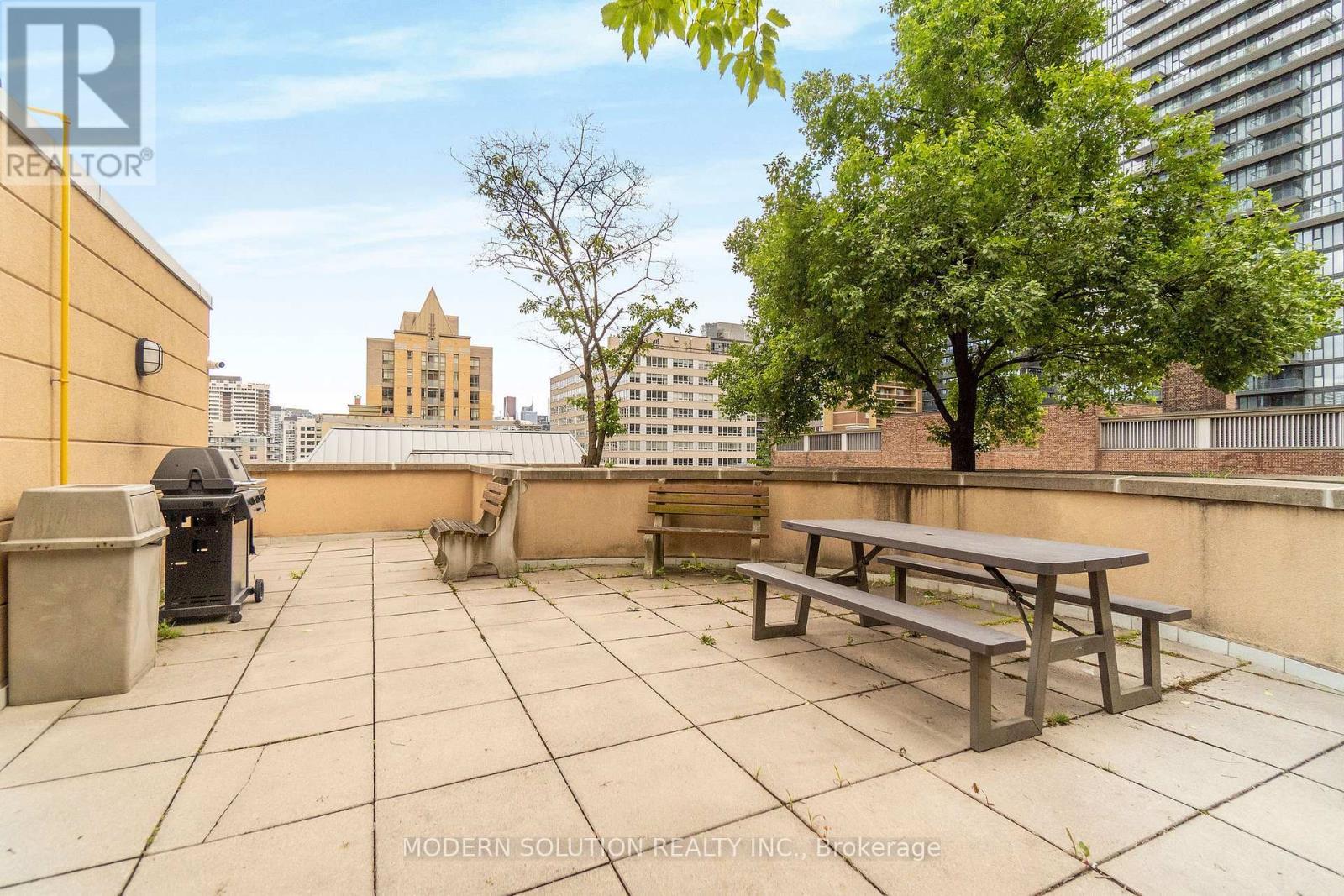 201 - 99 Hayden Street, Toronto, ON - Outdoor