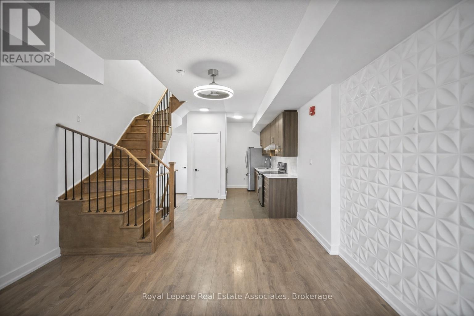 40 - 2059 Weston Road, Toronto, ON - Indoor Photo Showing Other Room
