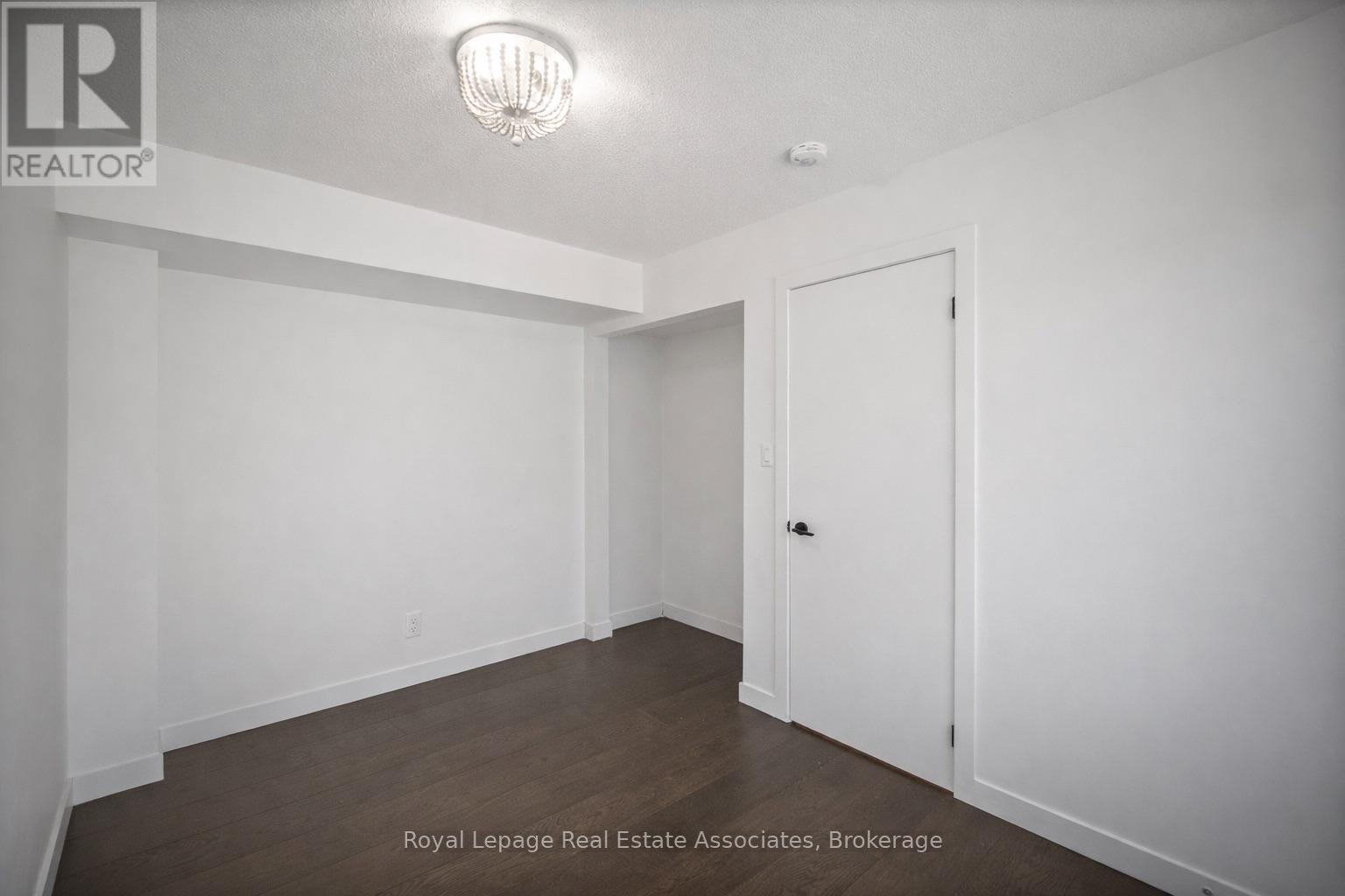 40 - 2059 Weston Road, Toronto, ON - Indoor Photo Showing Other Room