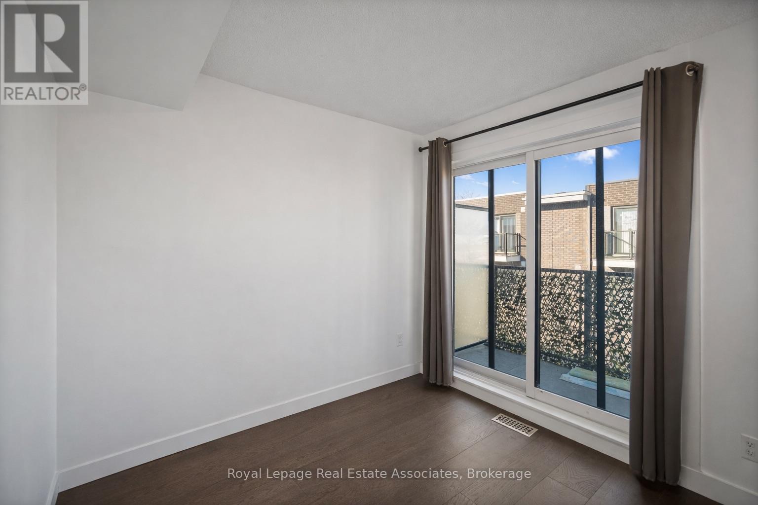 40 - 2059 Weston Road, Toronto, ON - Indoor Photo Showing Other Room