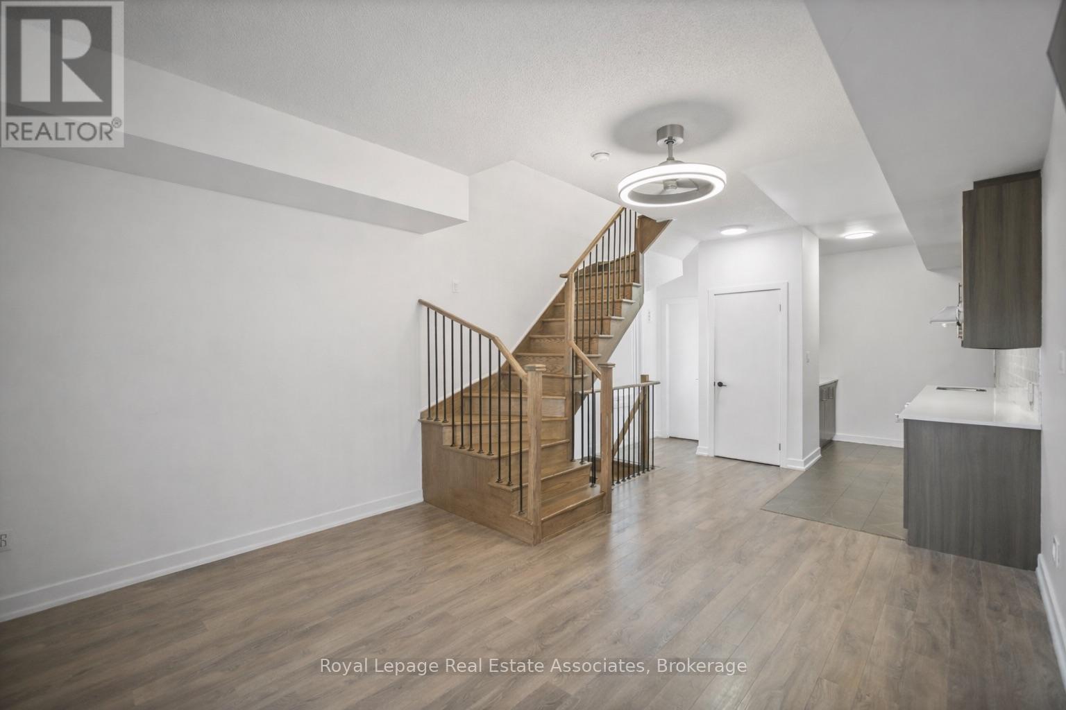 40 - 2059 Weston Road, Toronto, ON - Indoor