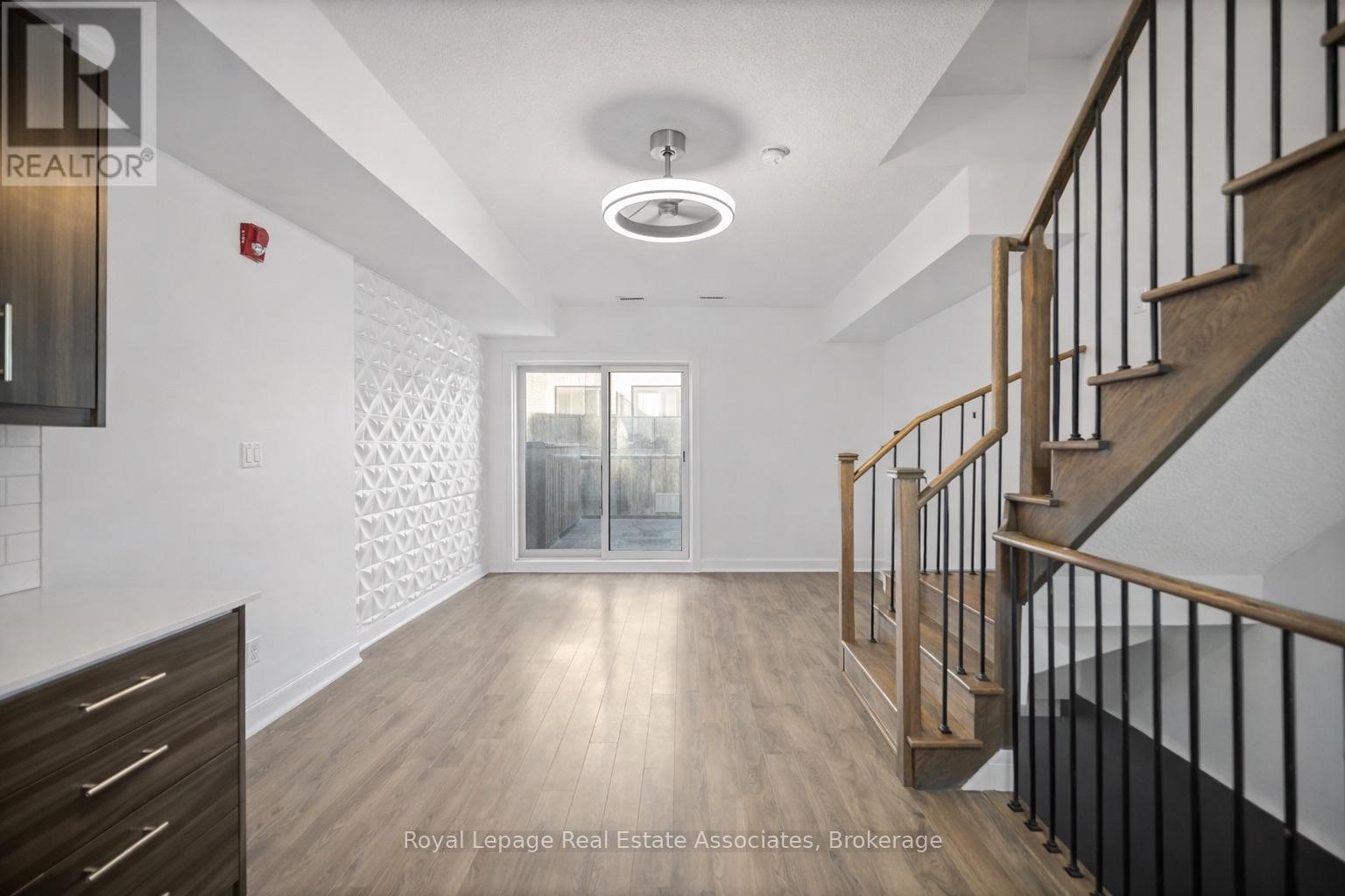 40 - 2059 Weston Road, Toronto, ON - Indoor Photo Showing Other Room