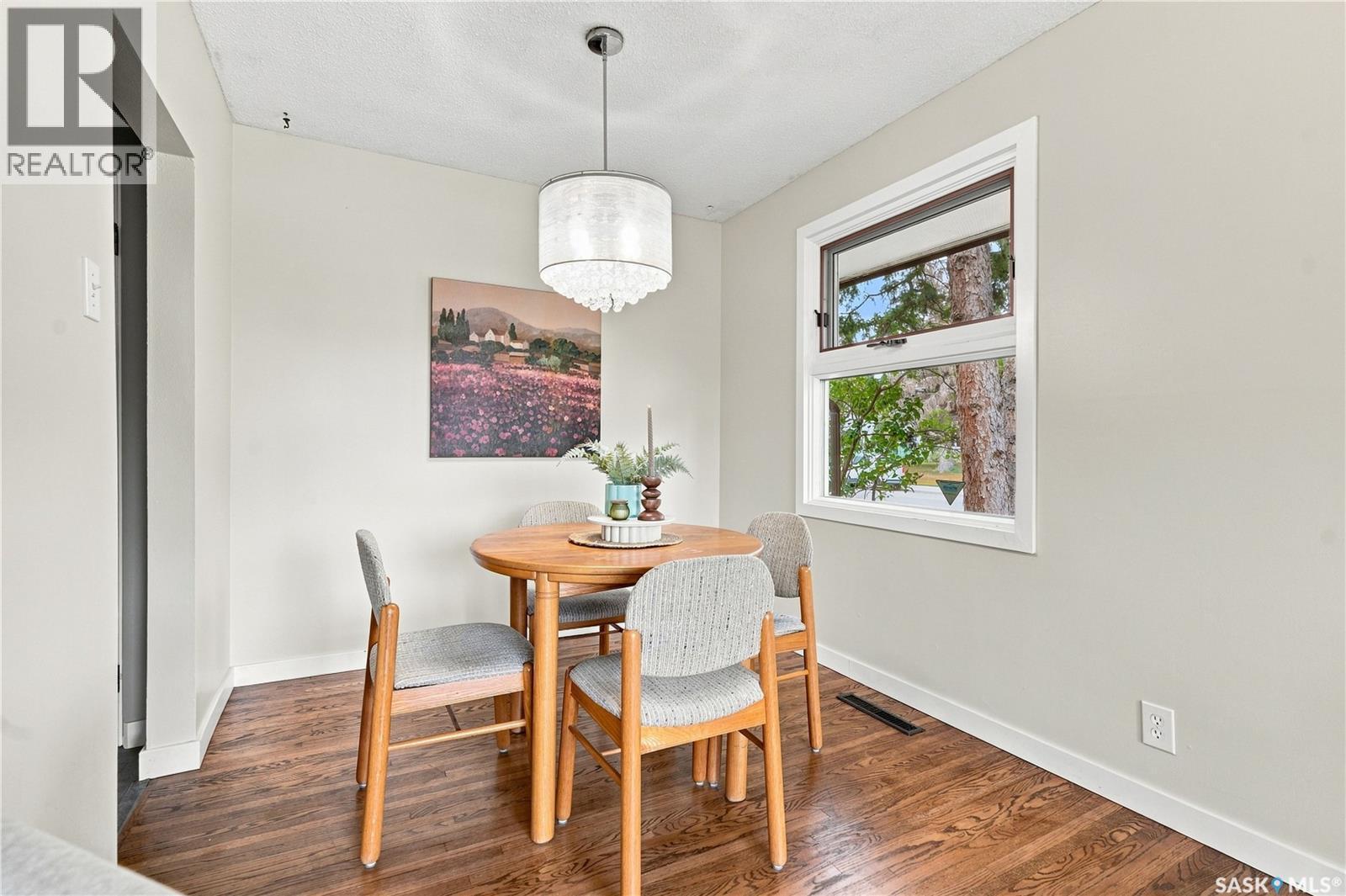 2302 Hanover Avenue, Saskatoon, SK - Indoor Photo Showing Dining Room