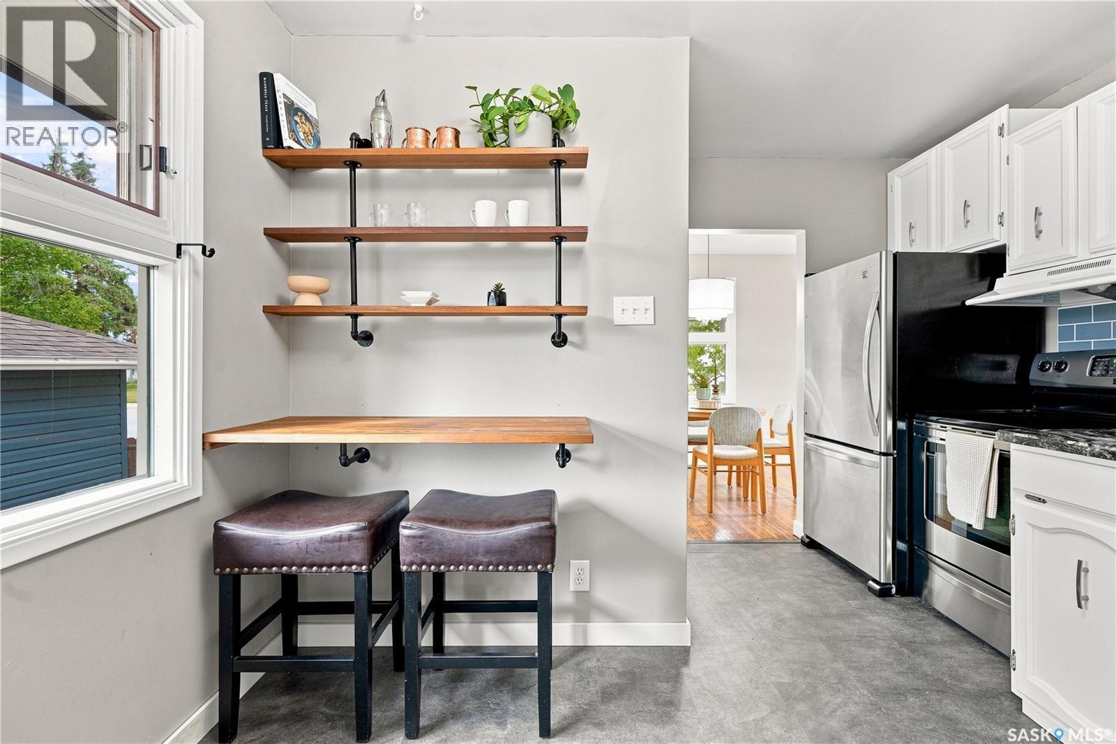 2302 Hanover Avenue, Saskatoon, SK - Indoor Photo Showing Kitchen