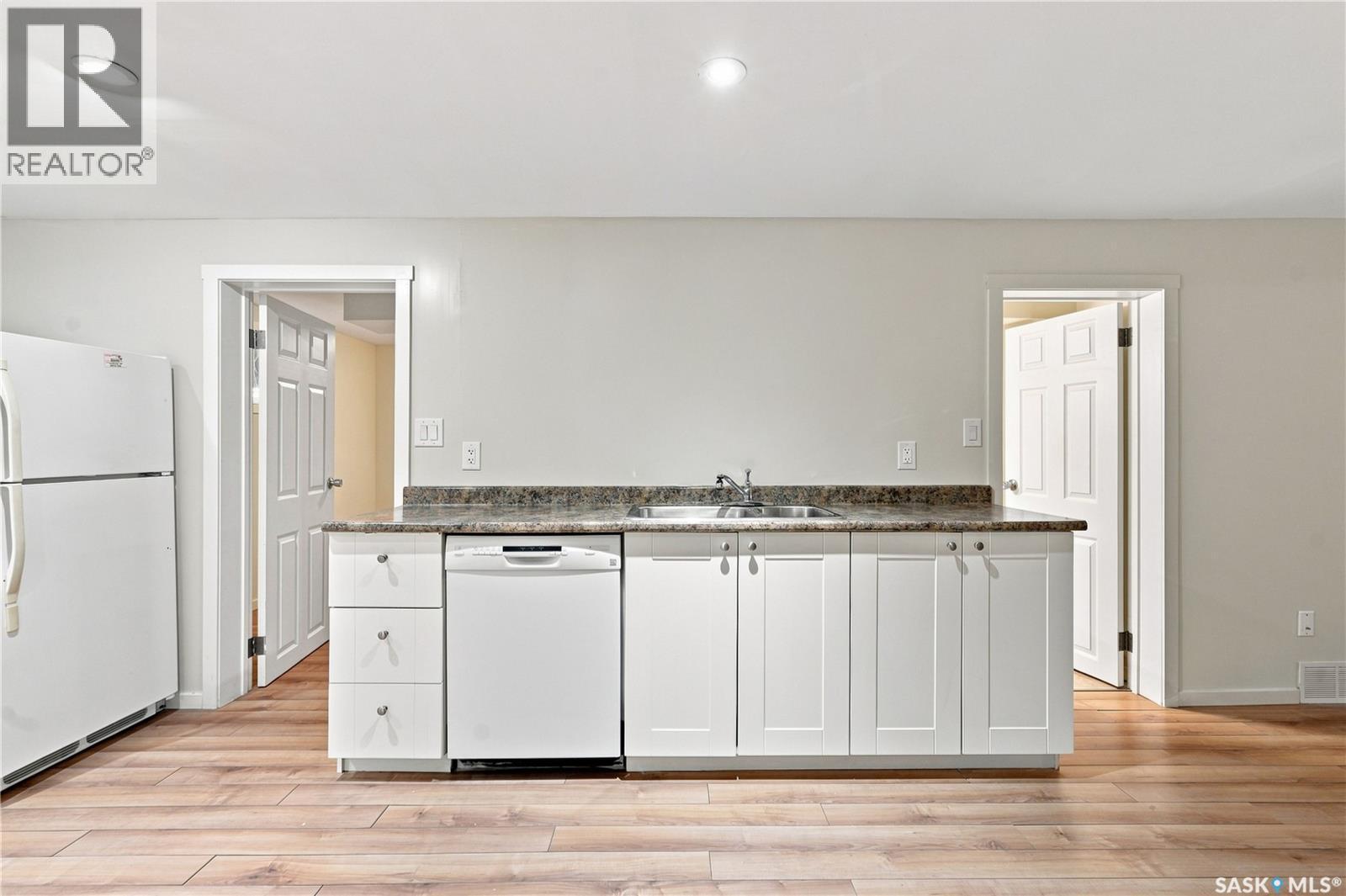 2302 Hanover Avenue, Saskatoon, SK - Indoor
