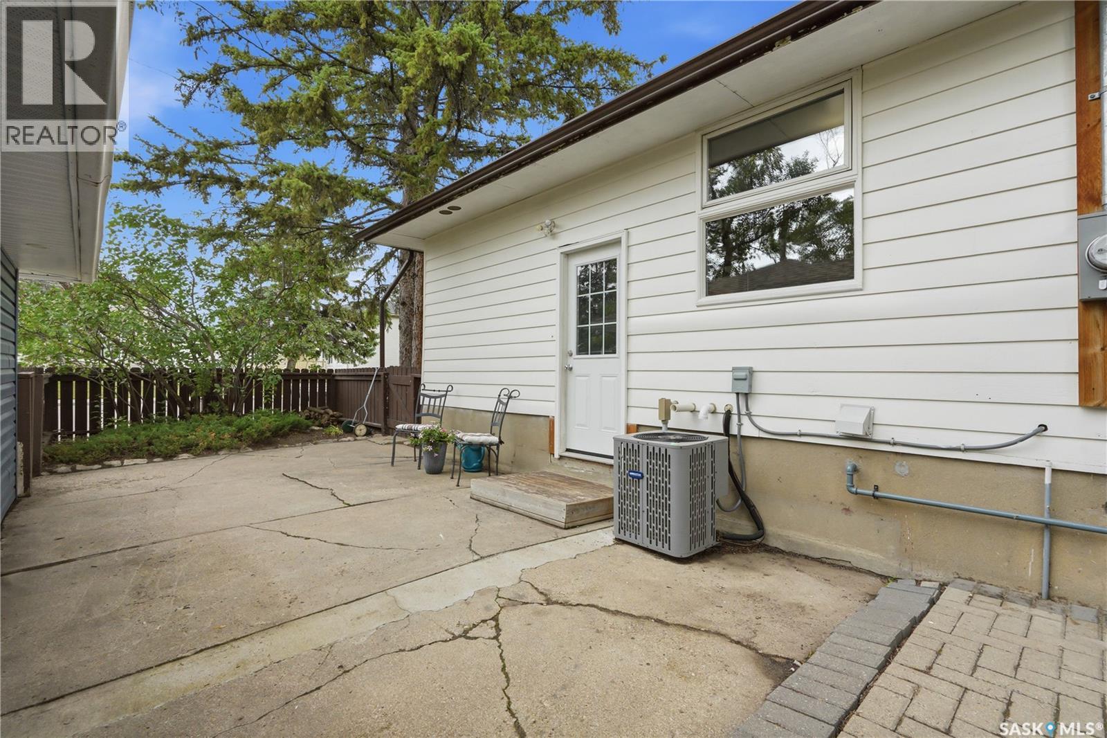 2302 Hanover Avenue, Saskatoon, SK - Outdoor With Exterior