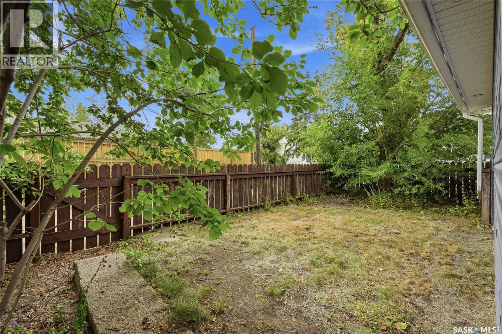 2302 Hanover Avenue, Saskatoon, SK - Outdoor