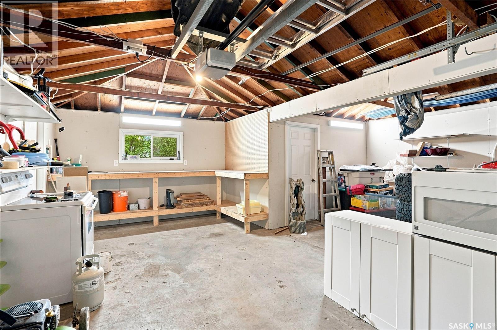 2302 Hanover Avenue, Saskatoon, SK - Indoor Photo Showing Basement