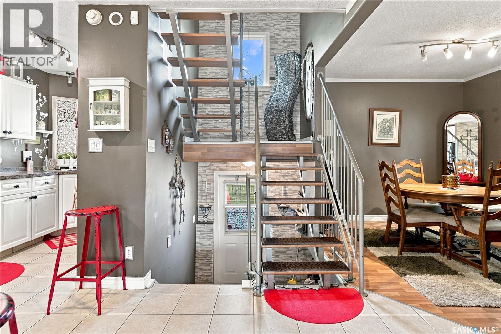 4828 8Th Avenue, Regina, SK - Indoor