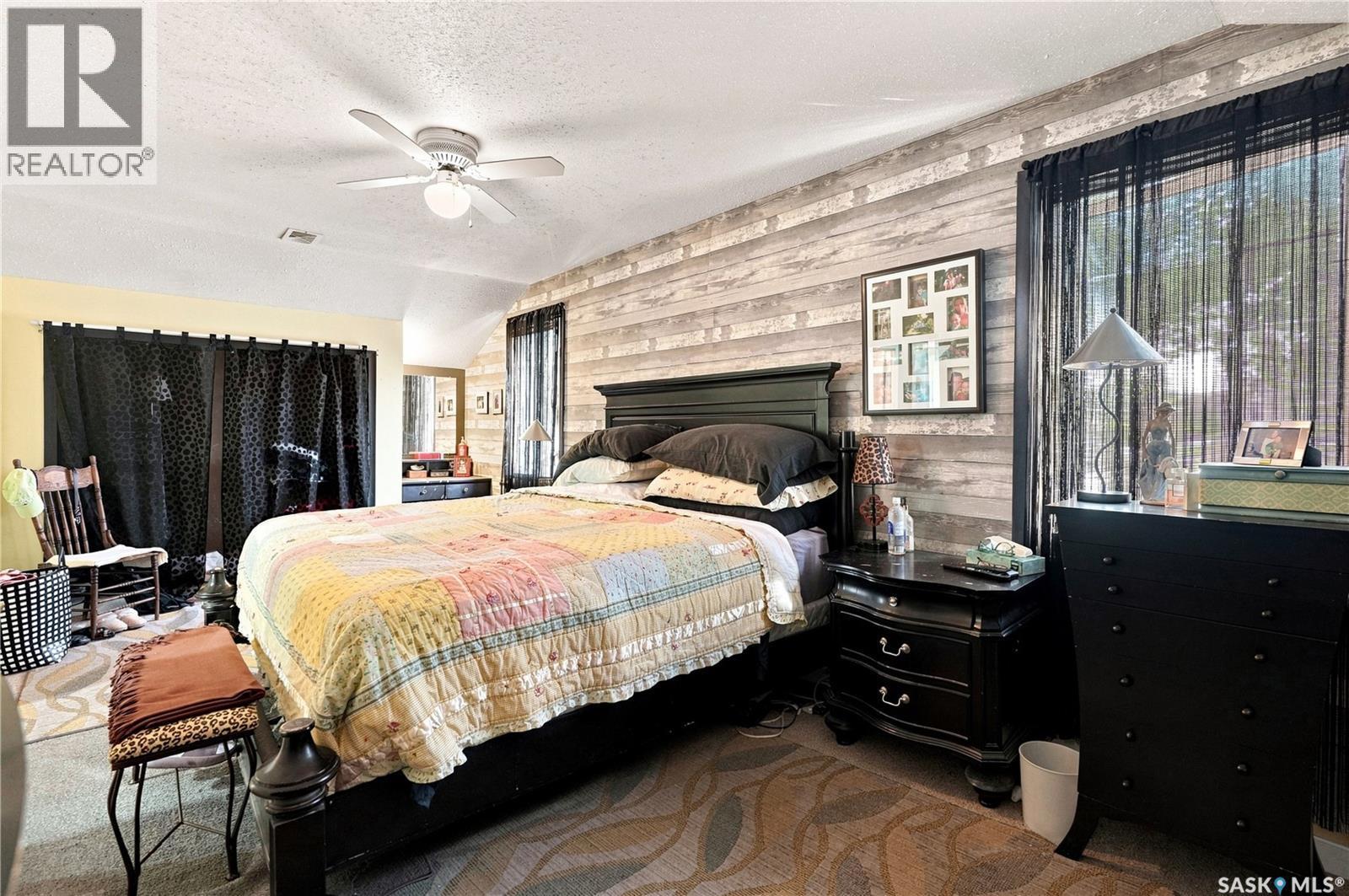 4828 8Th Avenue, Regina, SK - Indoor Photo Showing Bedroom