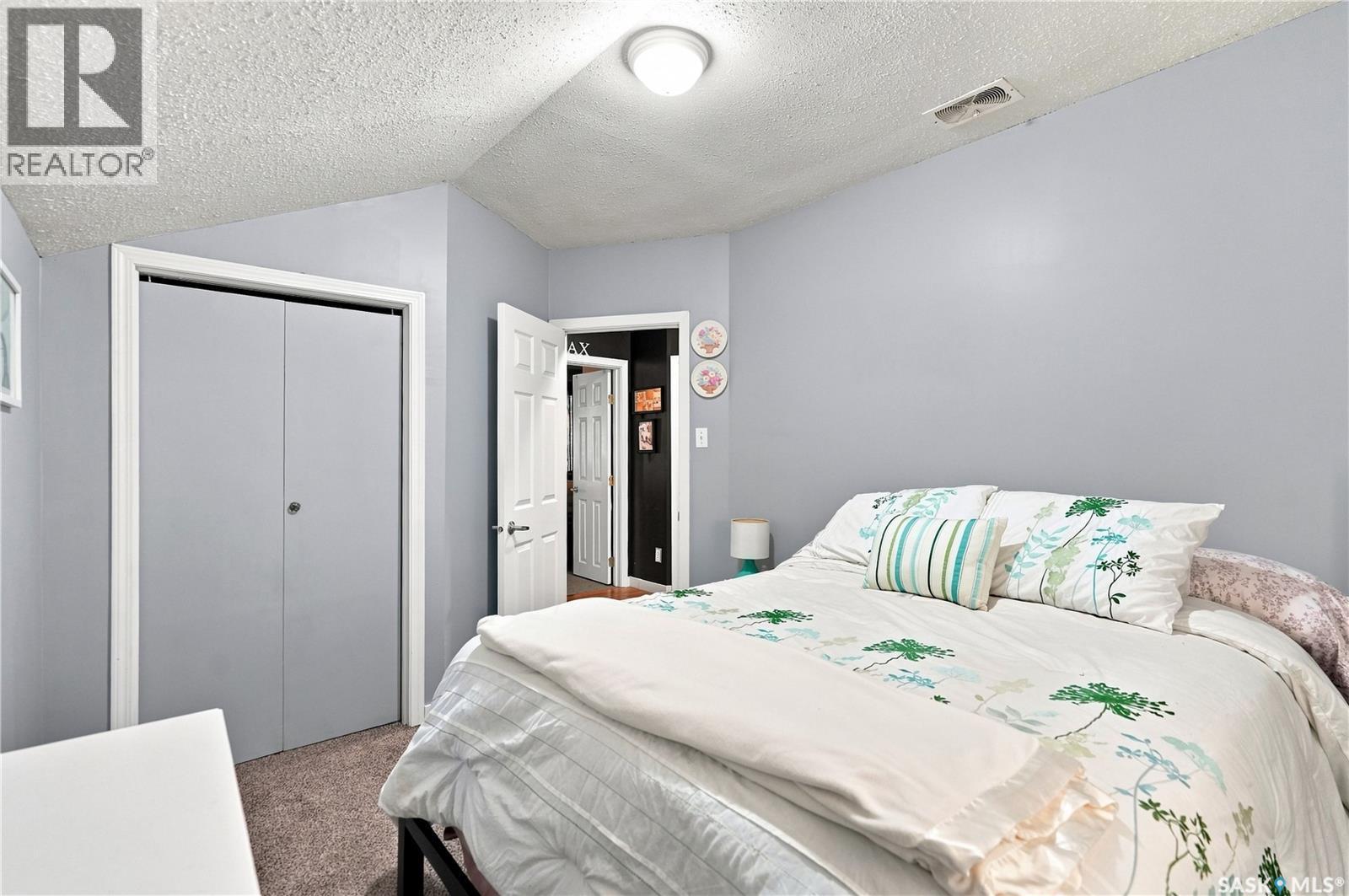 4828 8Th Avenue, Regina, SK - Indoor Photo Showing Bedroom