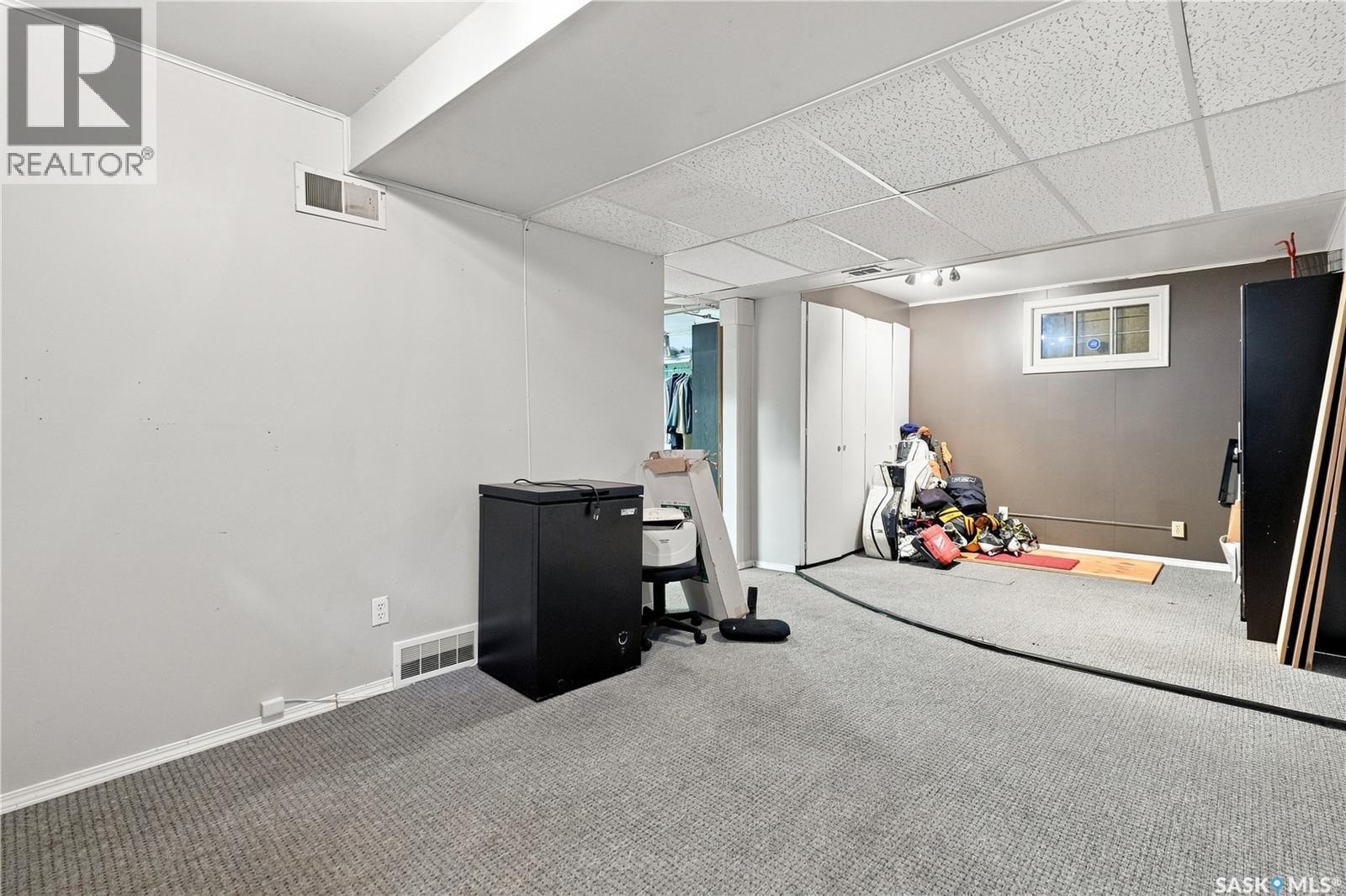 4828 8Th Avenue, Regina, SK - Indoor