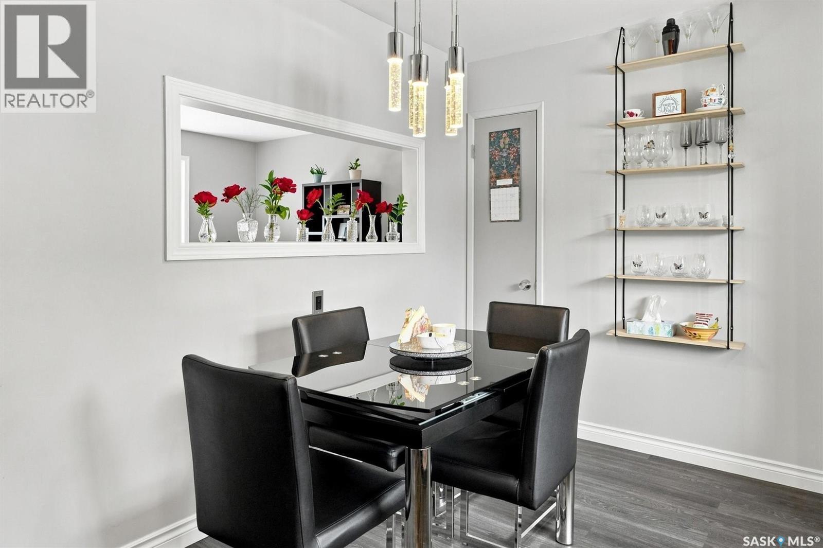 2010 37Th Street W, Saskatoon, SK - Indoor Photo Showing Dining Room