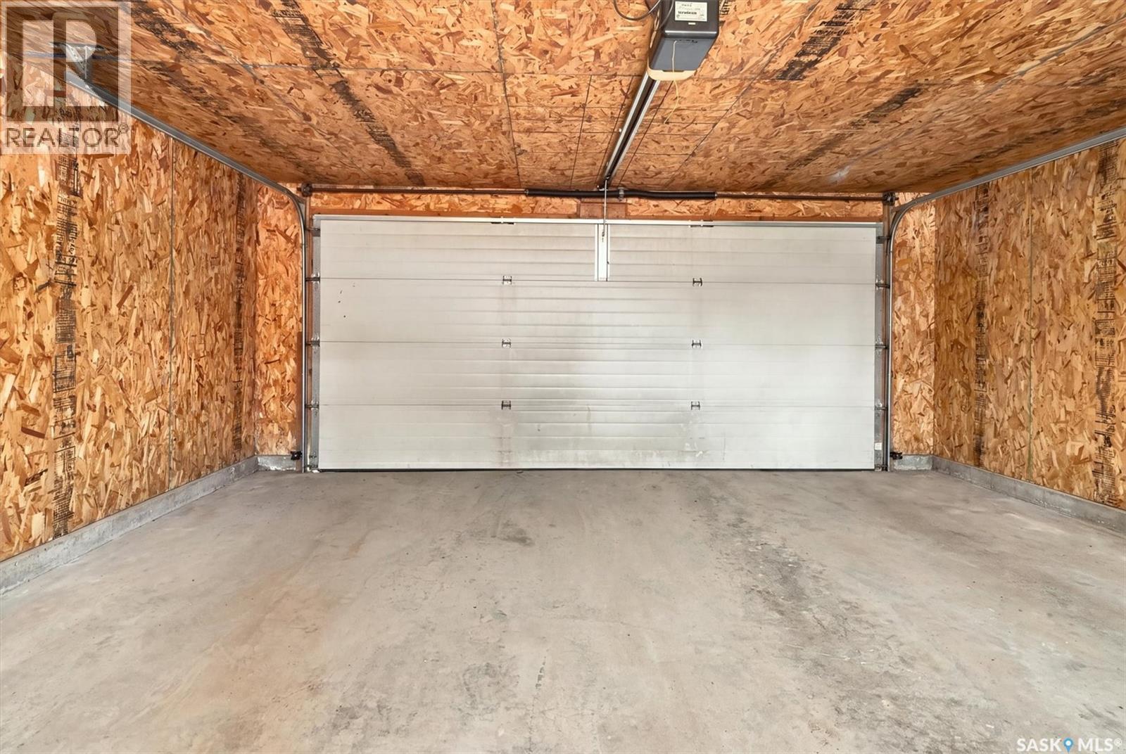 2010 37Th Street W, Saskatoon, SK - Indoor Photo Showing Garage