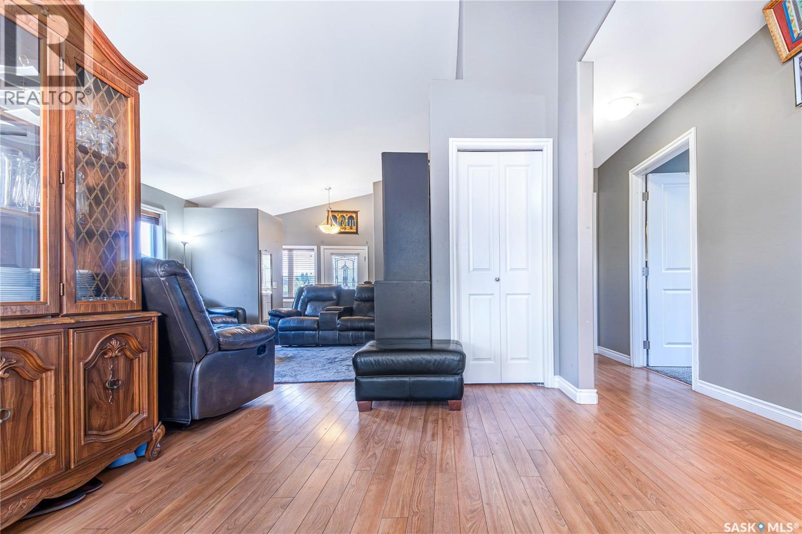 3347 Mcclocklin Road, Saskatoon, SK - Indoor
