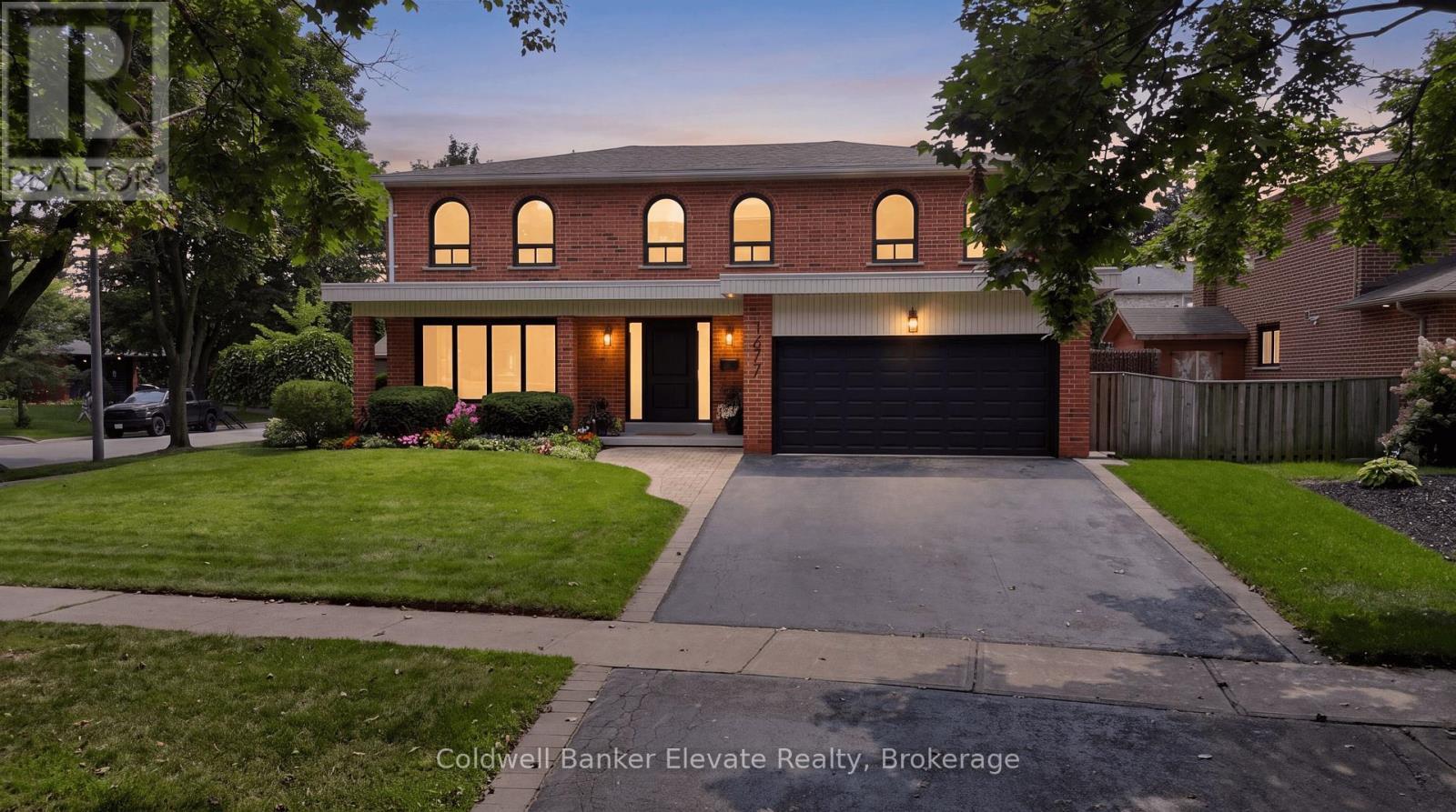 1677 Sherwood Forrest Circle, Mississauga, ON - Outdoor With Facade